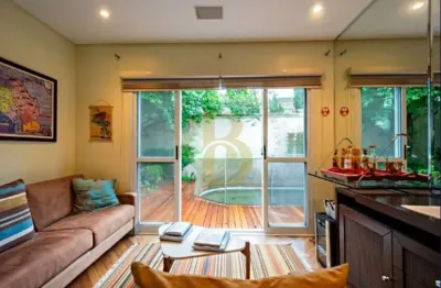 Casa em condomínio de 230m², com 3 suítes para venda ou locação no jardim morumbi.