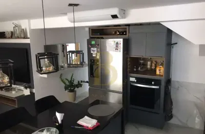 Cobertura de 178 m², 3 quartos sendo 2 suítes à venda na praça da arvore.