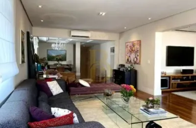 Apartamento reformado à venda de 300m², com 3 suítes e 2 vagas no jardim paulista