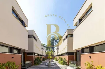 Casa em condomínio com 4 suítes, piscina e 4 vagas ? 531 m² de conforto