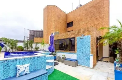 Cobertura á venda de 200m², com 02 dormitórios e 03 vagas com piscina