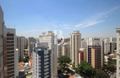 Cobertura primorosa, com vista panorâmica e localização cobiçada  em moema.