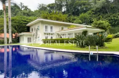 Casa com 850 m², 7 quartos sendo 7 suítes à venda no bairro Morumbi.