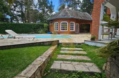 Casa com 666 m², 4 quartos sendo 4 suítes à venda no bairro alphaville.