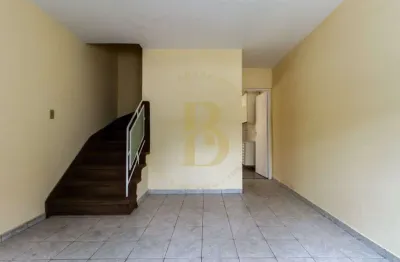 Casa com 70 m², 2 quartos sendo 1 suíte para alugar no bairro campo belo.