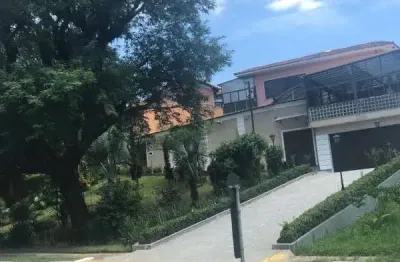 Casa com 376 m², 5 quartos sendo 3 suítes à venda no bairro lapa.