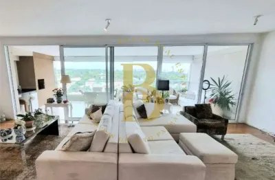 Apartamento em andar alto, com varanda gourmet, localizado no campo belo.