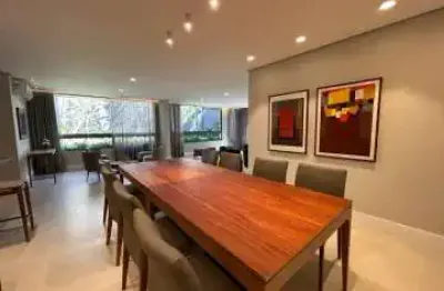 Duplex com 240 m², 3 quartos sendo 3 suítes à venda no bairro moema pássaros.