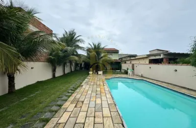 Casa com 350 m², 5 quartos sendo 4 suítes à venda no bairro guaratiba.