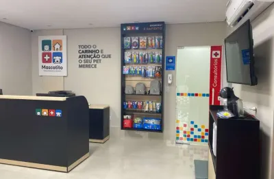 Comercial com 330 m², atualmente configurado como clínica veterinária e daycare no bairro lapa.