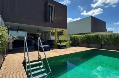 Casa de condomínio com 347 m², 4 quartos sendo 4 suítes à venda no bairro villa fasano dos lagos.