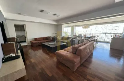 Apartamento Duplex á venda de 258 m²,com 3 suítes e 4 vagas de garagem no bairro Brooklin.