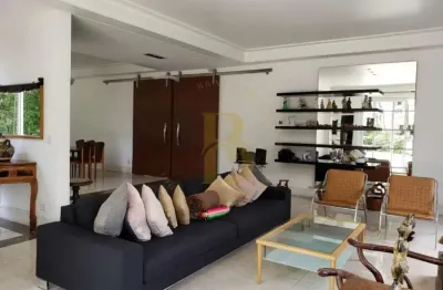 Casa com 850 m², 4 quartos sendo 4 suítes à venda no bairro morumbi.