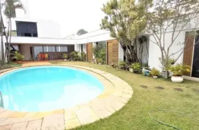 Casa com 600 m², 4 quartos sendo 4 suítes à venda no bairro brooklin.