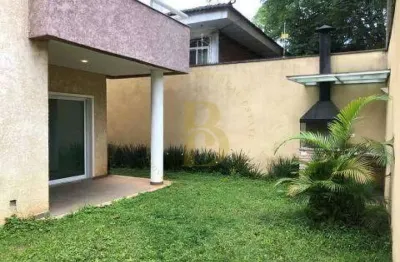 Casa de condomínio, com lindo jardim, localizada no jardim prudência.