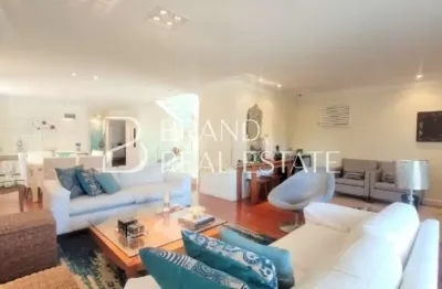 Casa de condomínio com 476 m², 5 quartos sendo 5 suítes à venda no bairro Morumbi.