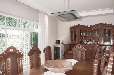 Elegância e amplitude no campo belo: sobrado de 448m² com acabamentos de primeira linha e localizaçã