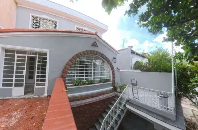 Casa com 250 m², 3 quartos sendo 1 suíte à venda no bairro vila romana.