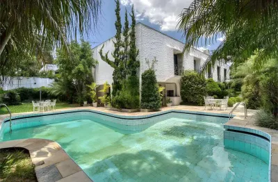 Casa com 783 m², 4 quartos sendo 4 suítes à venda no bairro jardim cordeiro.