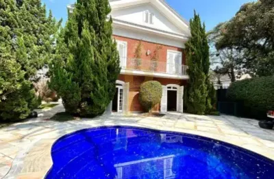 Casa com 1400 m², 6 quartos sendo 6 suítes à venda no bairro jardim guedala.