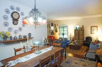 Casa á venda com 333 m², 5 quartos  e 5 vagas no bairro cidade jardim.