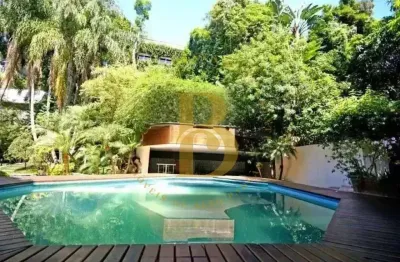Casa com 900 m², 4 quartos sendo 4 suítes à venda no bairro cidade jardim.