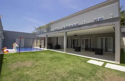 Casa com 497 m², 4 quartos sendo 4 suítes à venda no bairro morumbi.