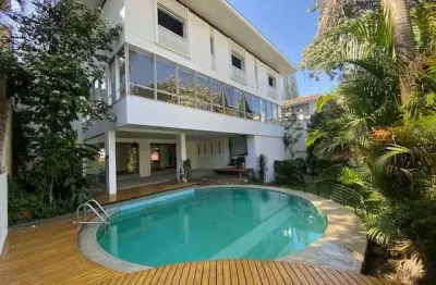 Casa com piscina  540 m², 4 quartos sendo 2 suítes à venda no bairro jardim guedala.
