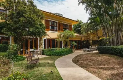 Casa com 690 m², 4 quartos sendo 3 suítes à venda no bairro jardim guedala.