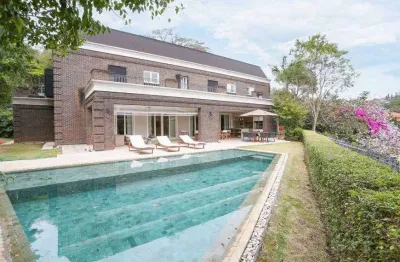 Casa com 1057 m², 5 quartos sendo 4 suítes à venda no bairro cidade jardim.