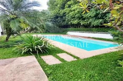 Casa com 700 m², 4 quartos sendo 2 suítes à venda no bairro Jardim Guedala.