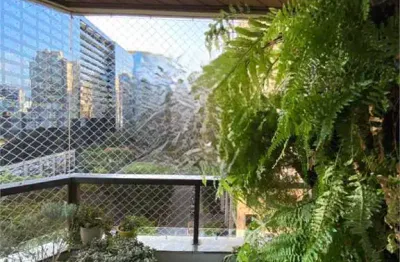 Apartamento com 171 m², 3 quartos sendo 3 suítes à venda no bairro itaim bibi..