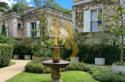 Casa elegante com jardim privativo em localização cobiçada