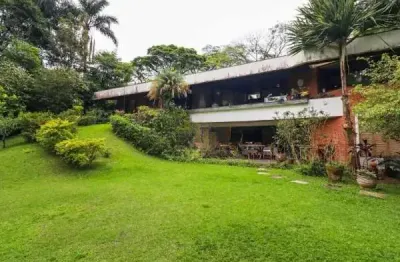 Casa de vila com 360 m², 4 quartos sendo 4 suítes à venda no bairro morumbi.