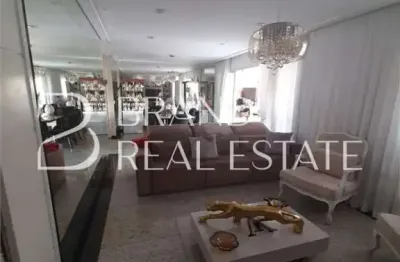 Excelente apartamento, em andar alto, localizado no bairro Granja Julieta.