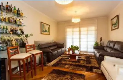 Casa com 180 m², 4 quartos sendo 2 suítes à venda no bairro alto da lapa.