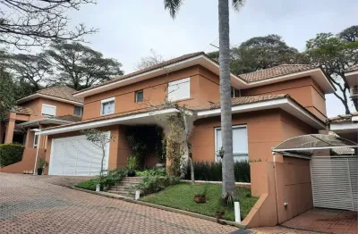 Casa de condomínio em excelente localização no jardim cordeiro.