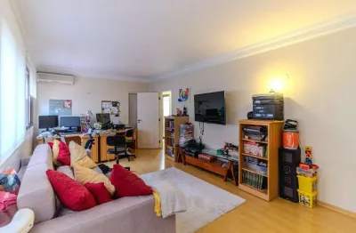 Cobertura de 323 m², 4 quartos, 03 vagas de garagem no bairro higienopolis