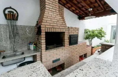 Casa com 302 m², 4 quartos sendo 3 suítes à venda no bairro alto de pinheiros.