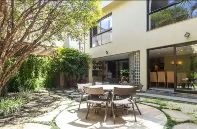 Casa com 357 m², 4 quartos sendo 3 suítes à venda no bairro jardim europa.