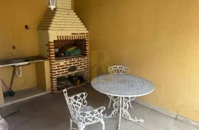 Casa de condomínio com 230 m², 5 quartos sendo 1 suíte à venda no bairro Alphaville.