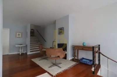 Casa à venda na chácara monte alegre  304 m² de conforto e sofisticação!