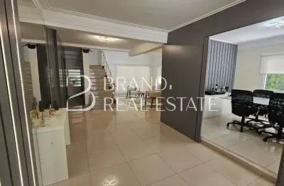 Casa á venda ou locação de 350m²,com 4 Suítes, piscina e 8 vagas no Jardim Marajoara SP