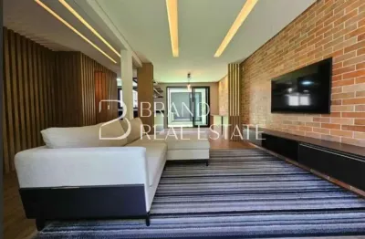 Linda Casa Totalmente Reformada no Brooklin com 150m² com 3 Dormitórios e 3 vagas