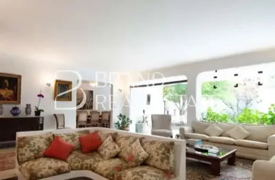 Casa de Alto Padrão para Locação  Alto de Pinheiros  630m²  5 suítes e 5 vagas