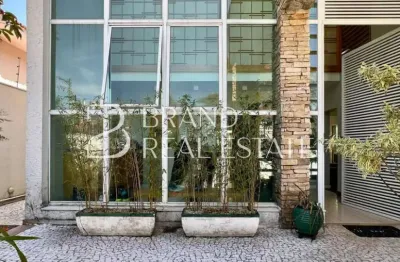 Casa de Alto Padrão à Venda no Jardim Paulista  690 m², 5 quartos e 4 vagas