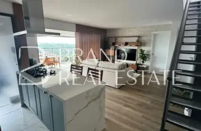 Cobertura duplex à venda porteira fechada em Santo Amaro, 210m² com 2 vagas!