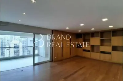 Apartamento alto padrão, andar alto, 298m², 4 suítes, 5 vagas, depósito, quadra de tênis.