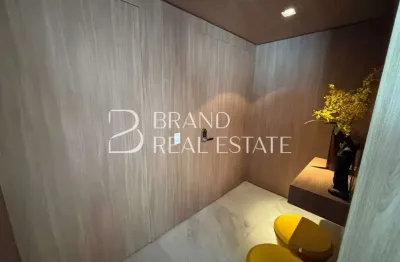 Apartamento reformado No Cond. Voir Ibirapuera à venda no Paraíso com 4 suítes