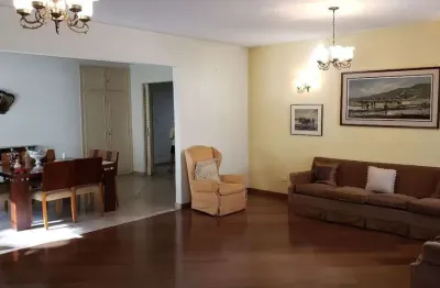 Casa no alto de pinheiros- 4 dormitórios sendo 1 suíte- 450m² de terreno